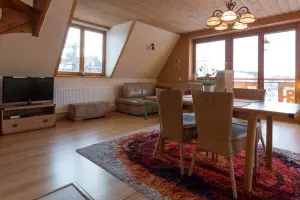 Apartamento HANKA - salón con zona de comedor